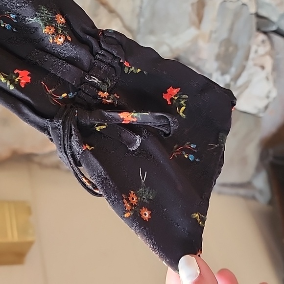 Urban Outfitters Long Sleeve Viscos Crop Top Size Small - Picture 5 of 11